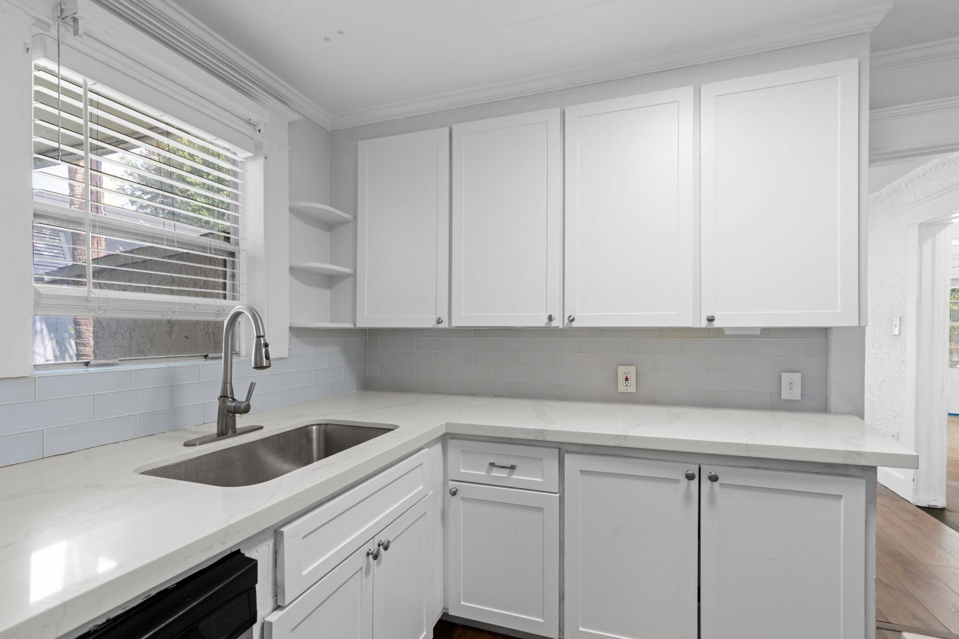 526 38th Street, West Palm Beach, FL 33407 Photo