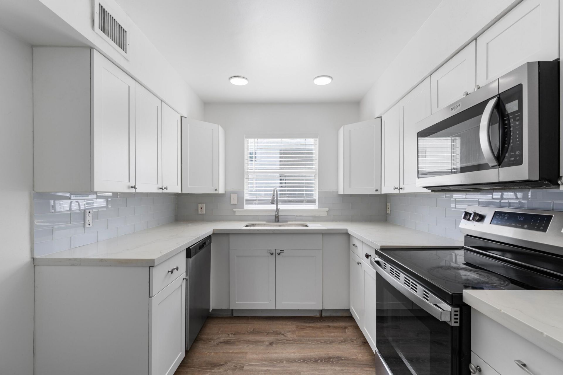 526 38th Street, West Palm Beach, FL 33407 Photo