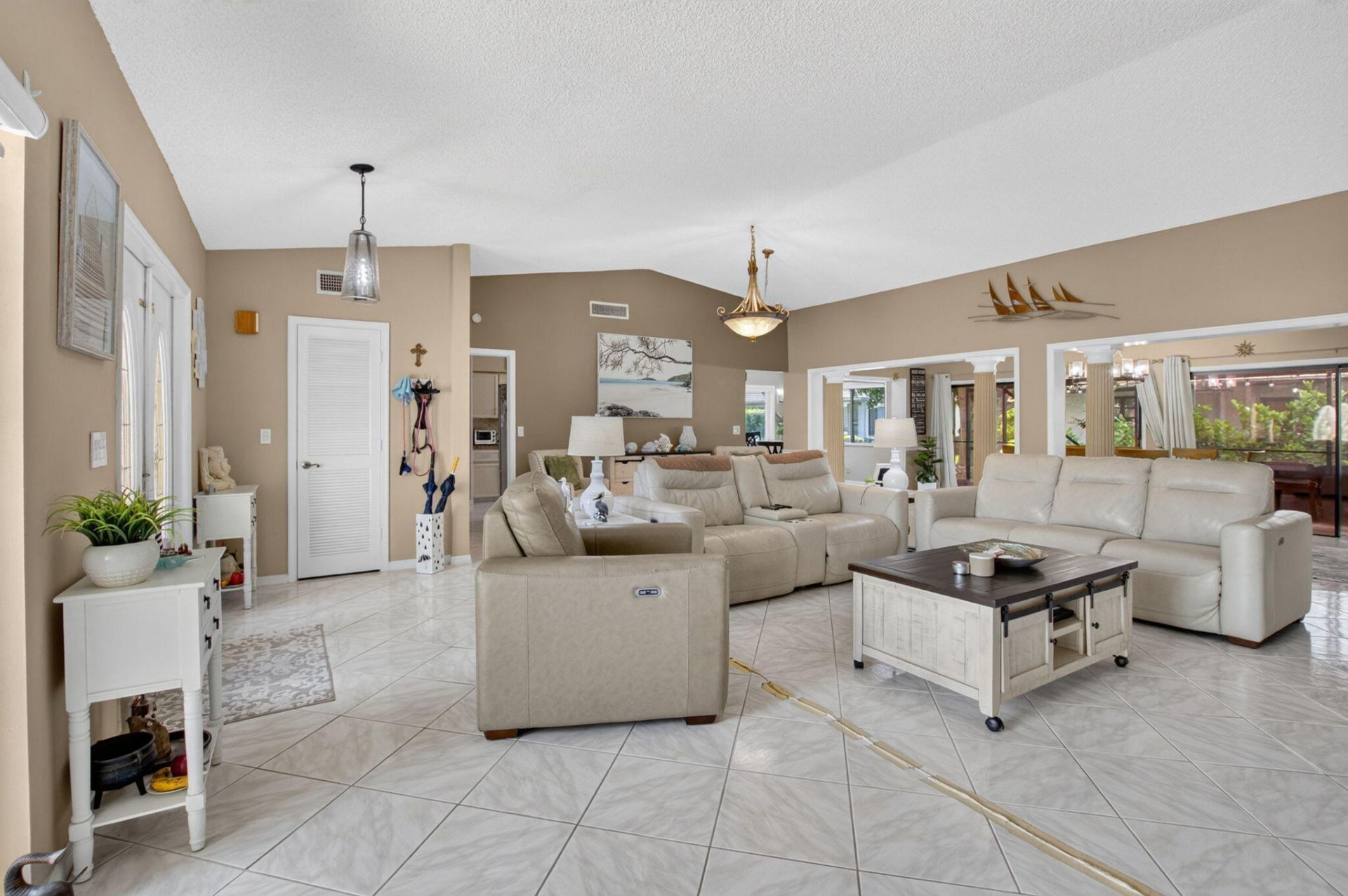 10300 Greentrail Drive N, Boynton Beach, FL 33436 Photo