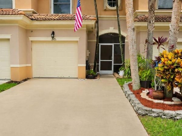 276 River Bluff Lane, Royal Palm Beach, FL 33411