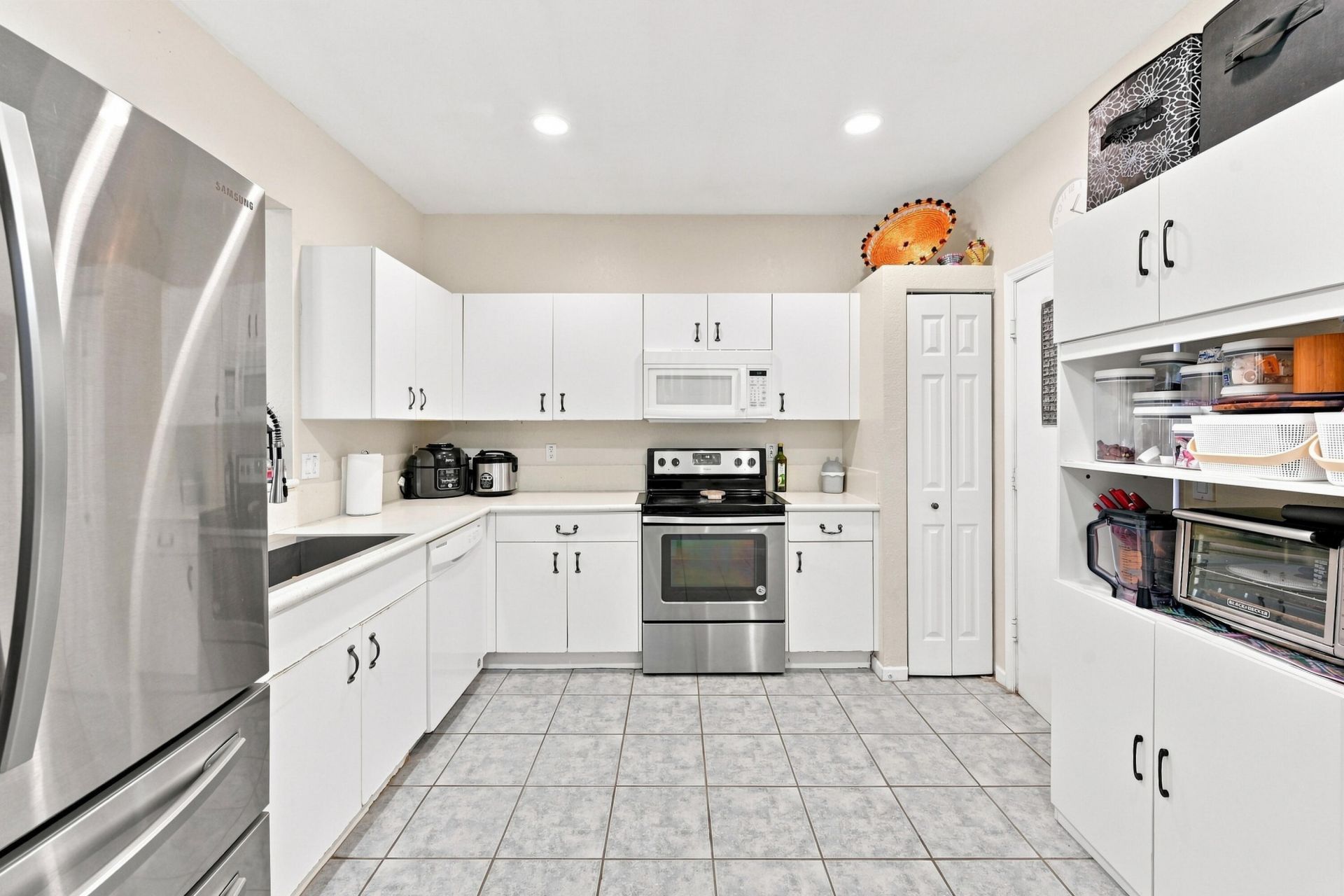 5477 NW 90th Terrace, Sunrise, FL 33351 Photo