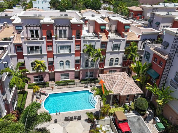 1033 NE 17TH Way, Unit 605, Fort Lauderdale, FL 33304