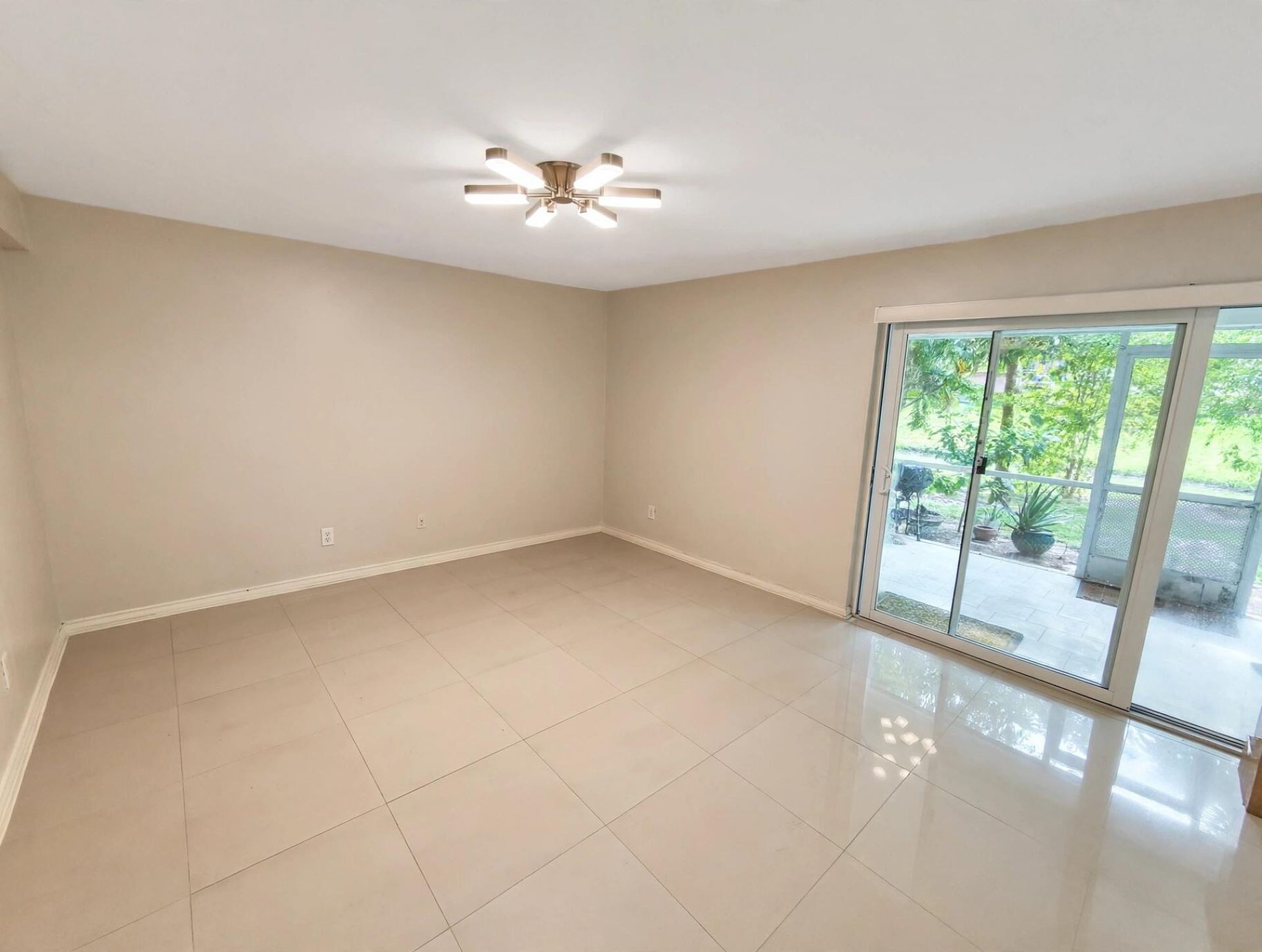 58 Ann Lee Lane, Tamarac, FL 33319 Photo