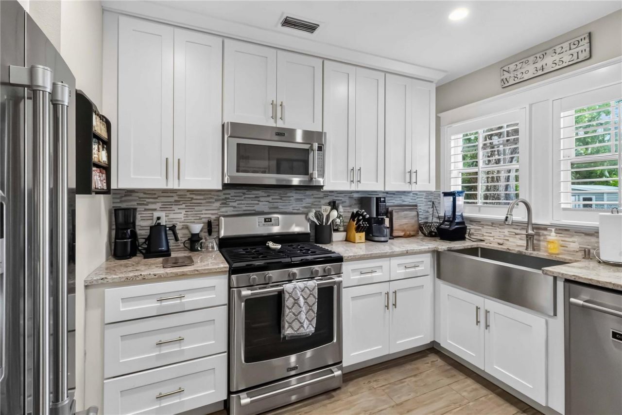 2016 Virginia Drive, Bradenton, FL 34205 Photo