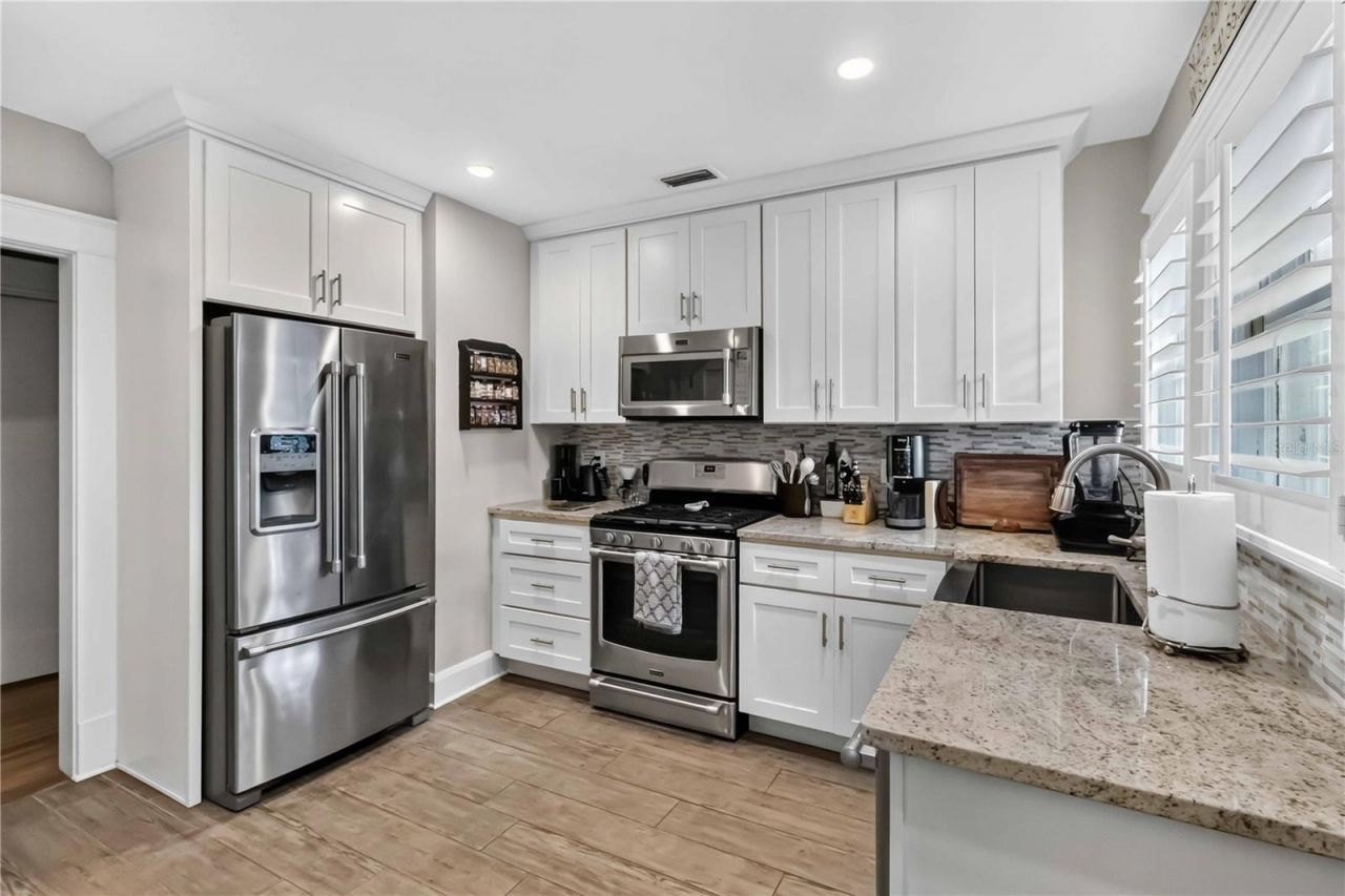 2016 Virginia Drive, Bradenton, FL 34205 Photo