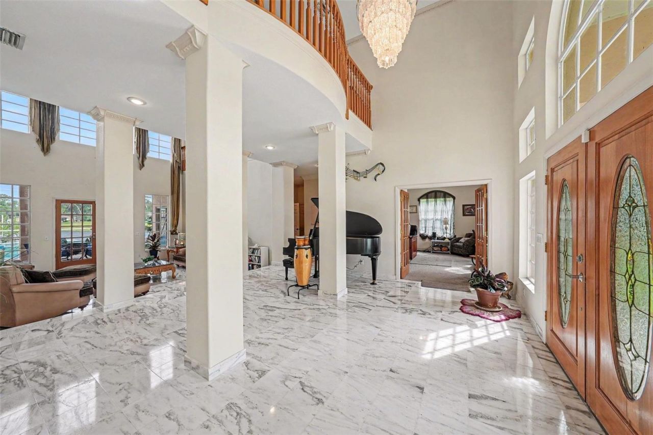 9723 Yeshua Way, Tampa, FL 33618 Photo