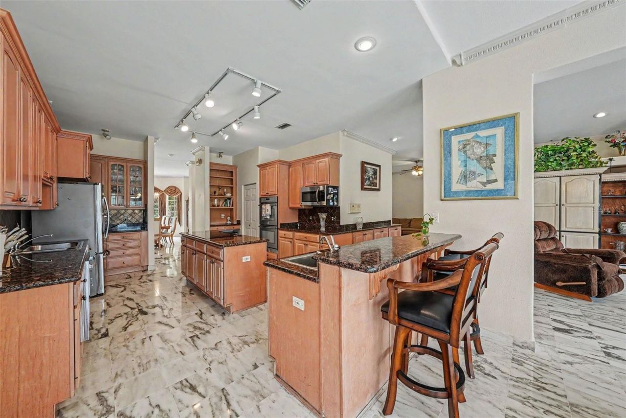 9723 Yeshua Way, Tampa, FL 33618 Photo