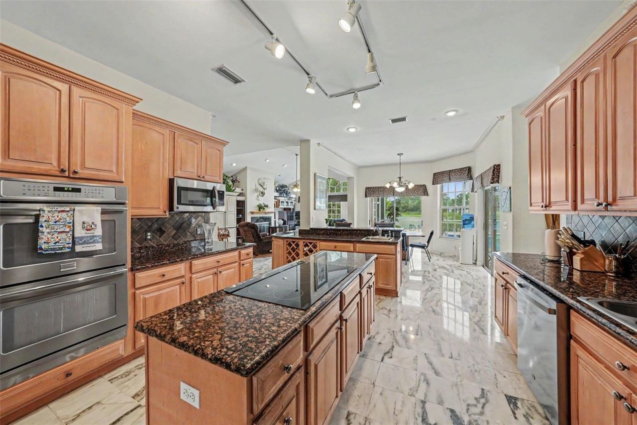 9723 Yeshua Way, Tampa, FL 33618 Photo