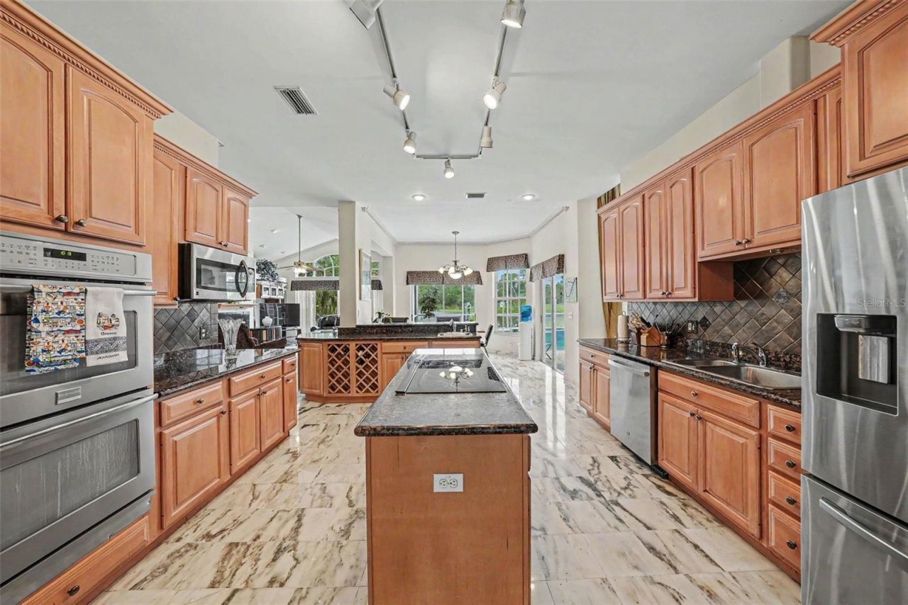9723 Yeshua Way, Tampa, FL 33618 Photo