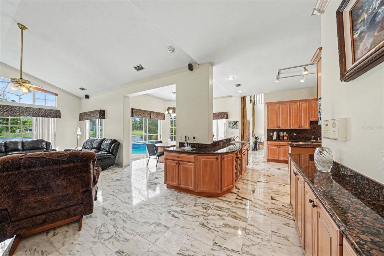 9723 Yeshua Way, Tampa, FL 33618 Photo