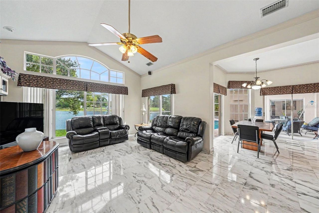 9723 Yeshua Way, Tampa, FL 33618 Photo