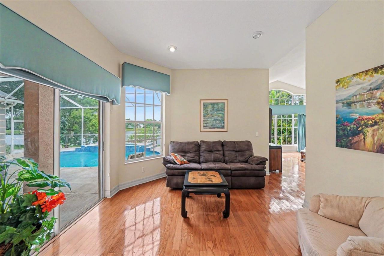 9723 Yeshua Way, Tampa, FL 33618 Photo