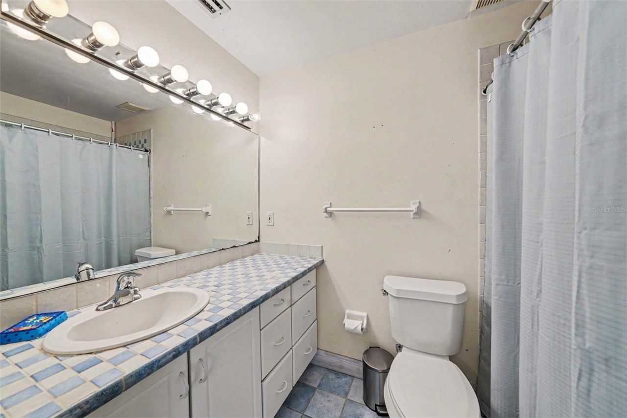 9723 Yeshua Way, Tampa, FL 33618 Photo