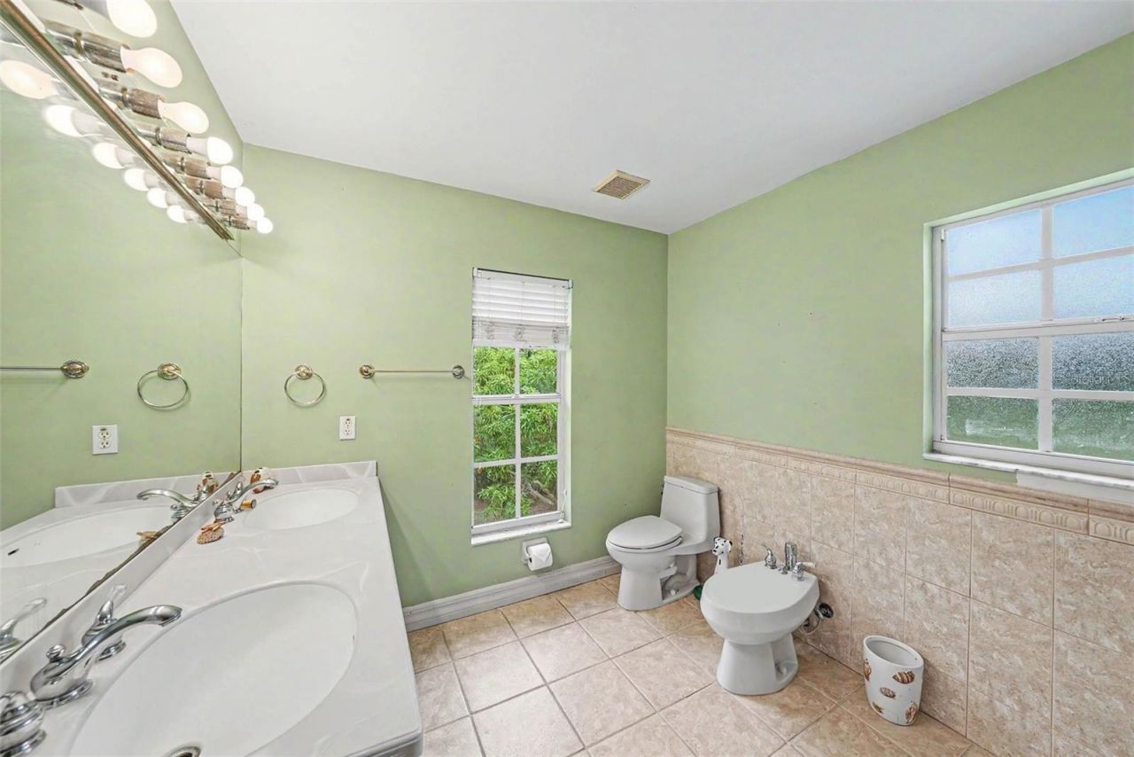 9723 Yeshua Way, Tampa, FL 33618 Photo
