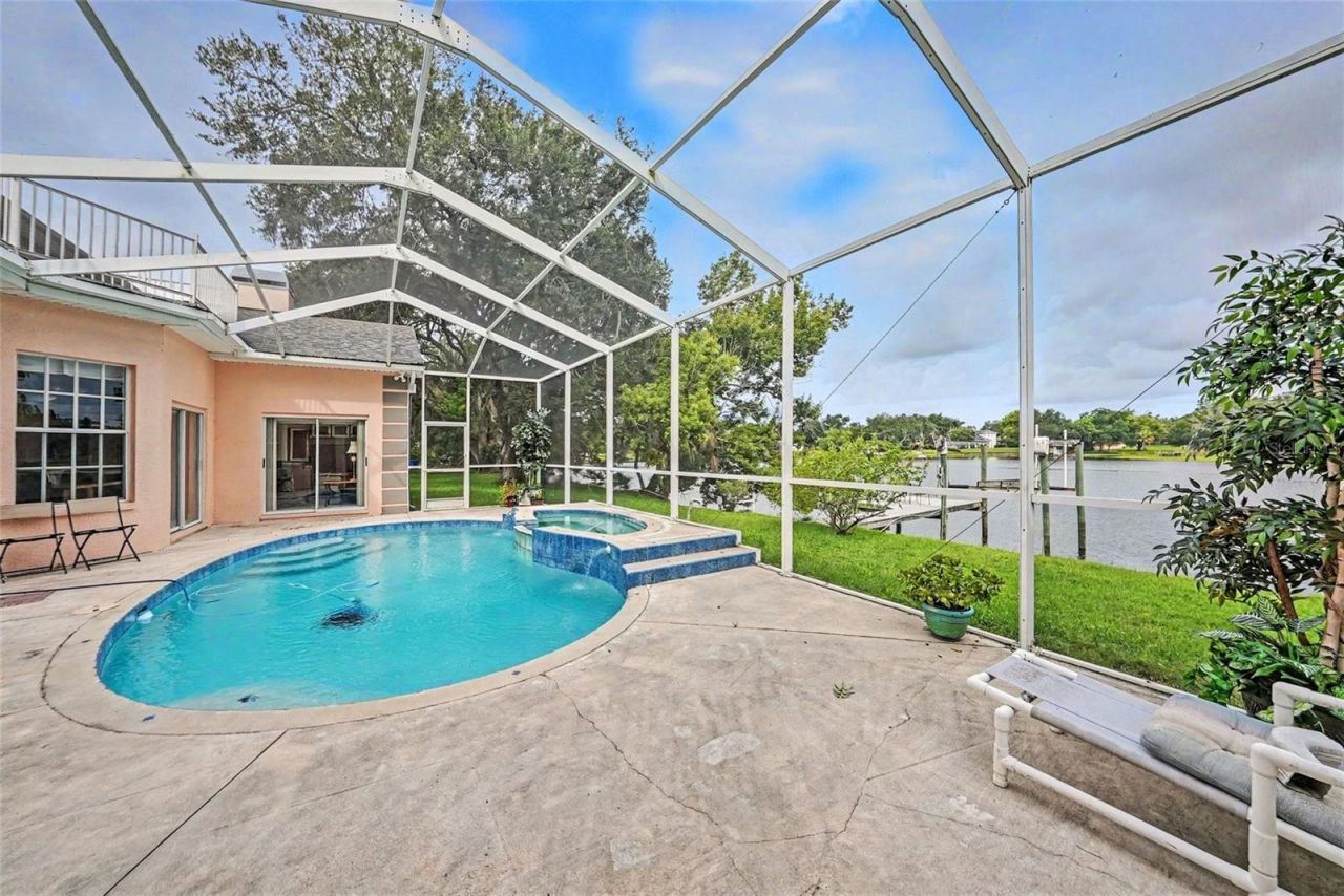 9723 Yeshua Way, Tampa, FL 33618 Photo