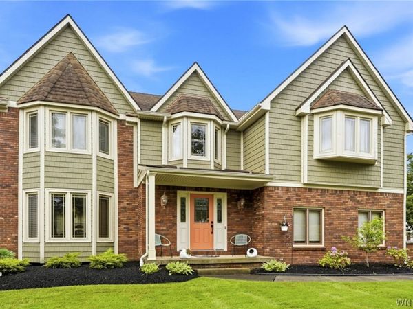 124 Kingsview Court , Buffalo, NY 14221