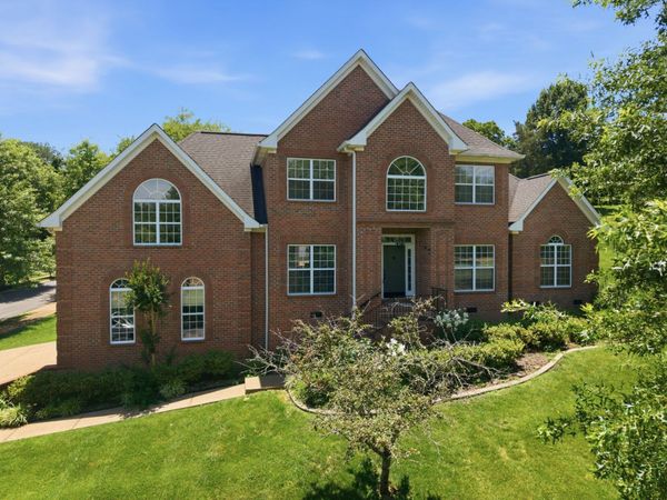 1046 Island Brook Dr , Hendersonville, TN 37075