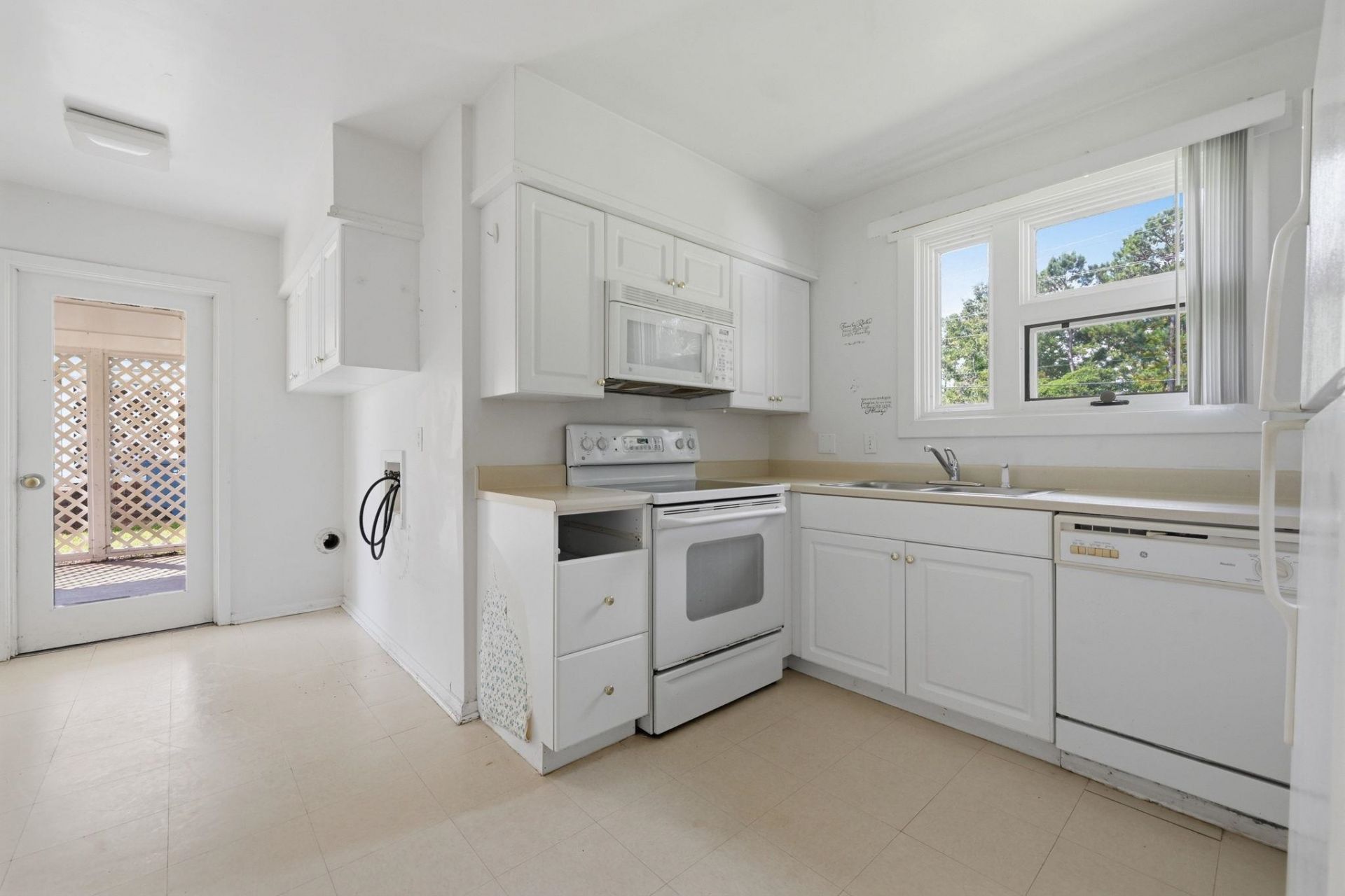 3841 Spruce Dr. Photo 11