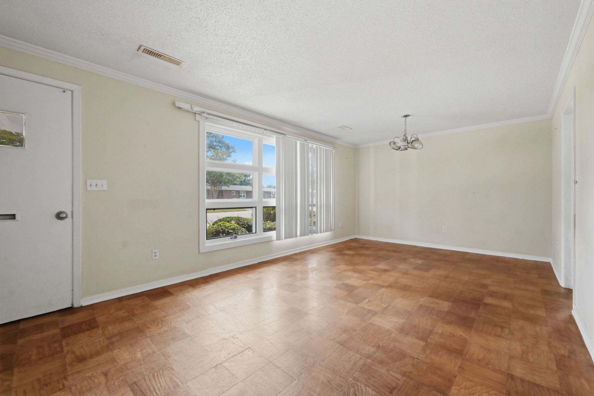3841 Spruce Dr. Photo 7