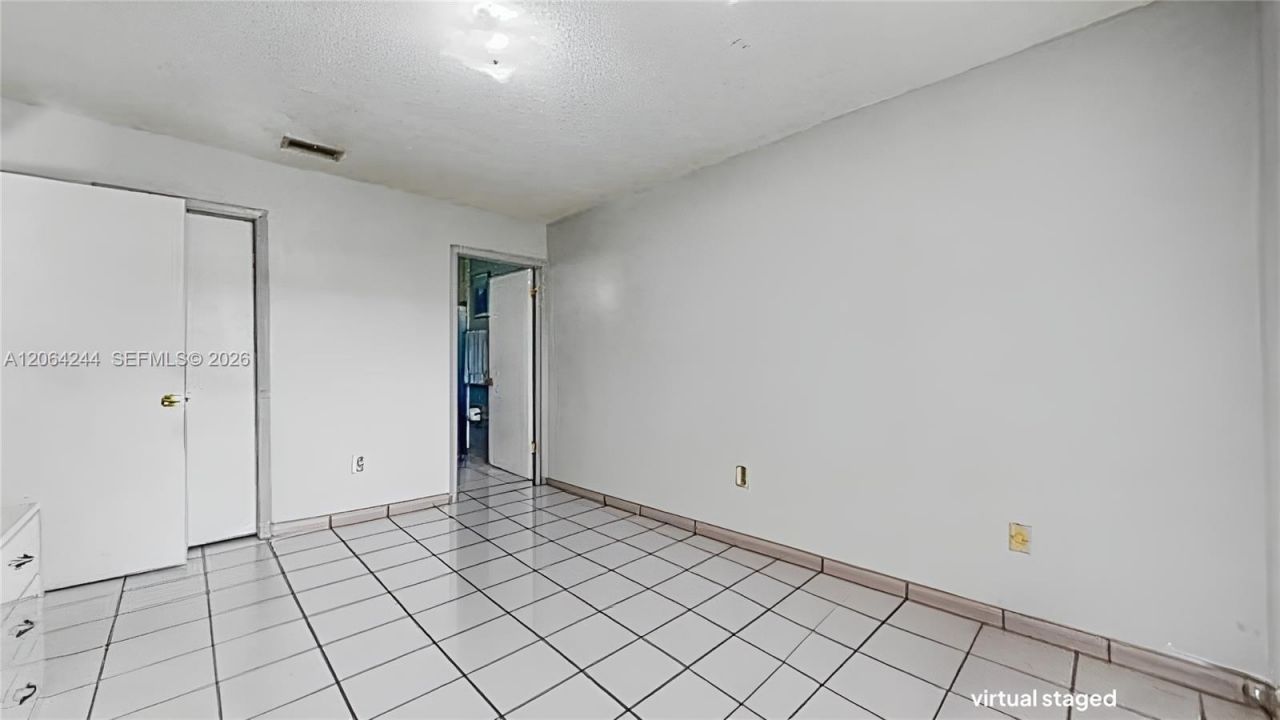 5465 W 21st Ct, Hialeah, FL 33016 Photo