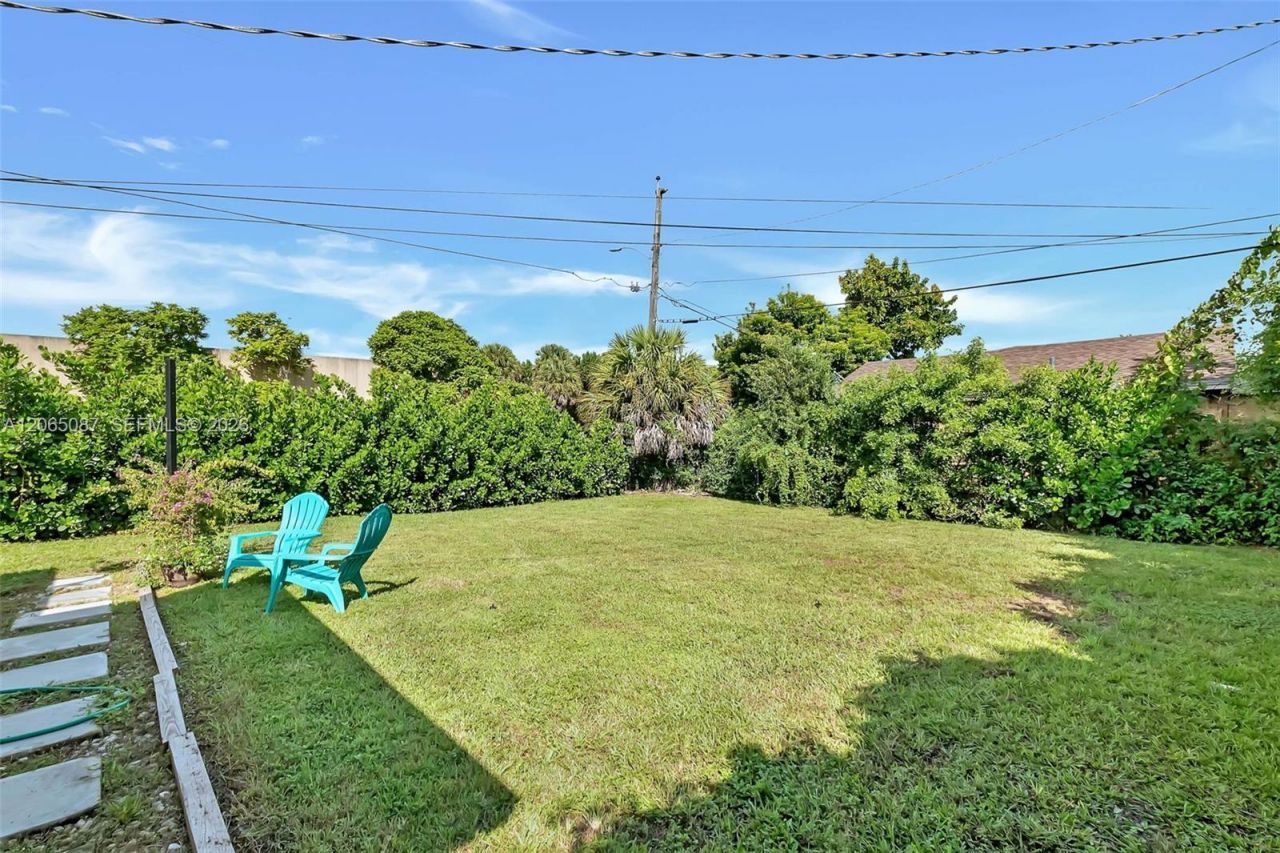 595 NW 101st St , Miami, FL 33150 Photo