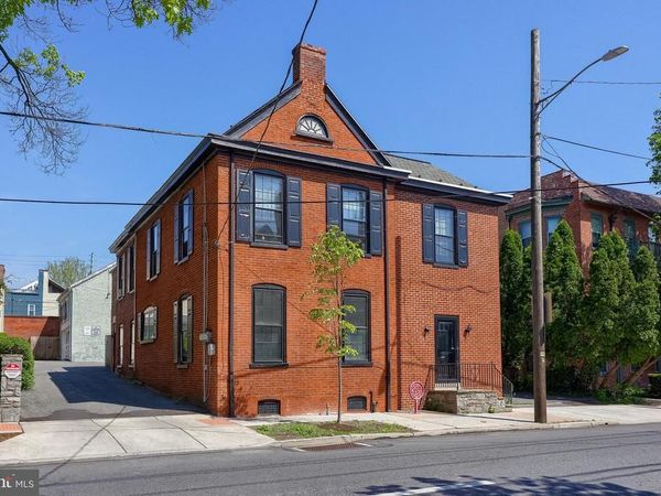 15 N LIME STREET, LANCASTER, PA 17602