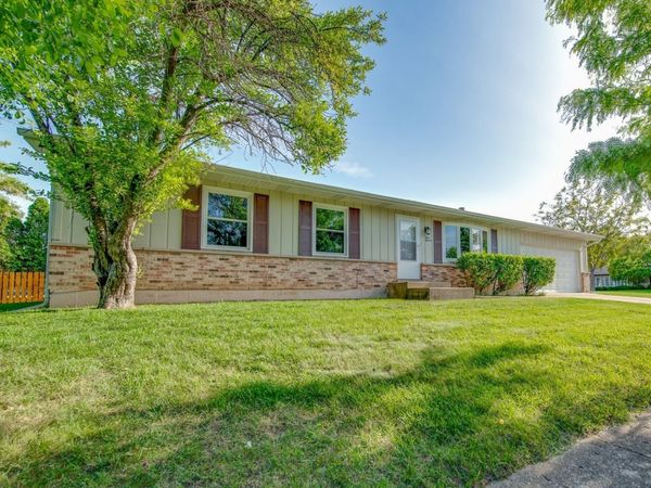 111 E Magnolia Street , Arlington Heights, IL 60005