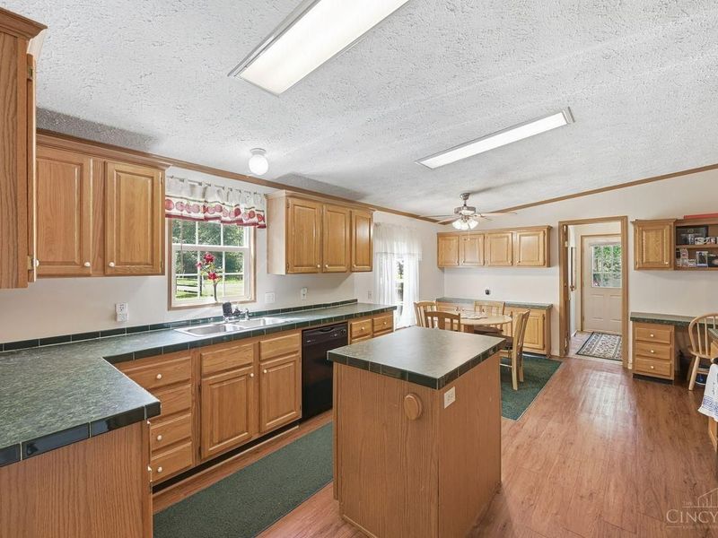 1621 Kress Road, Pike Twp, OH 45154 Photo 9