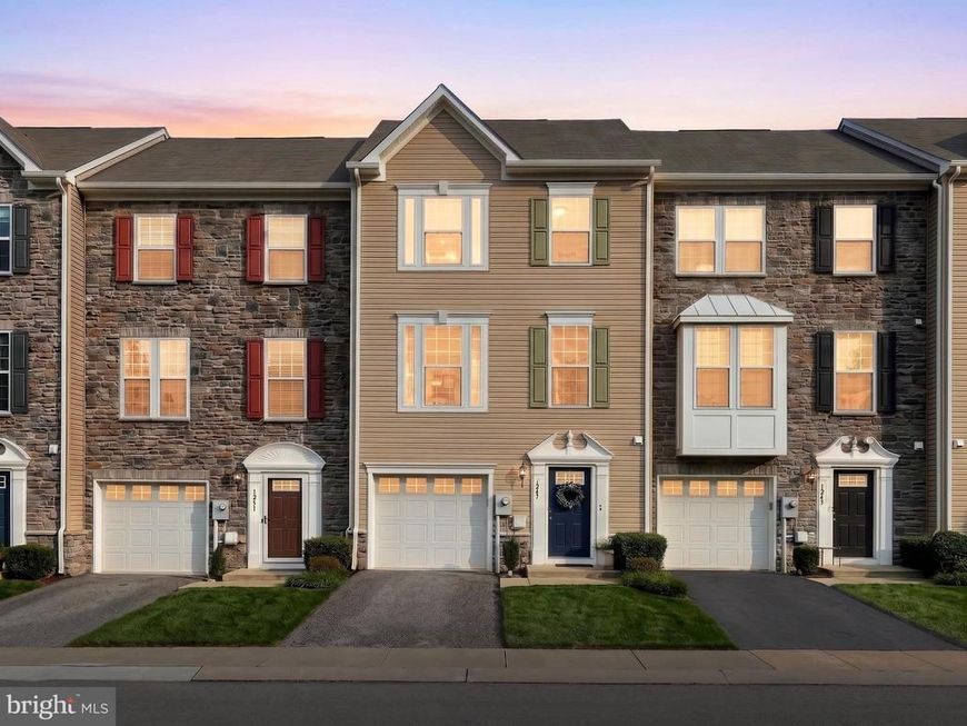 1247 Rannoch Lane, York, PA 17403 Main Photo