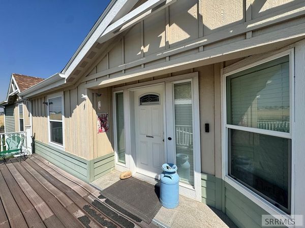 2139 N Pinewood Drive, IDAHO FALLS, ID 83401