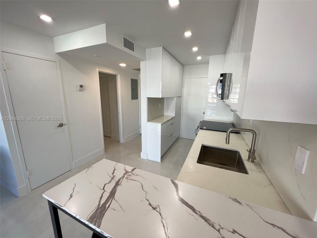 2899 Collins Ave, Unit 610, Miami Beach, FL 33140 Photo