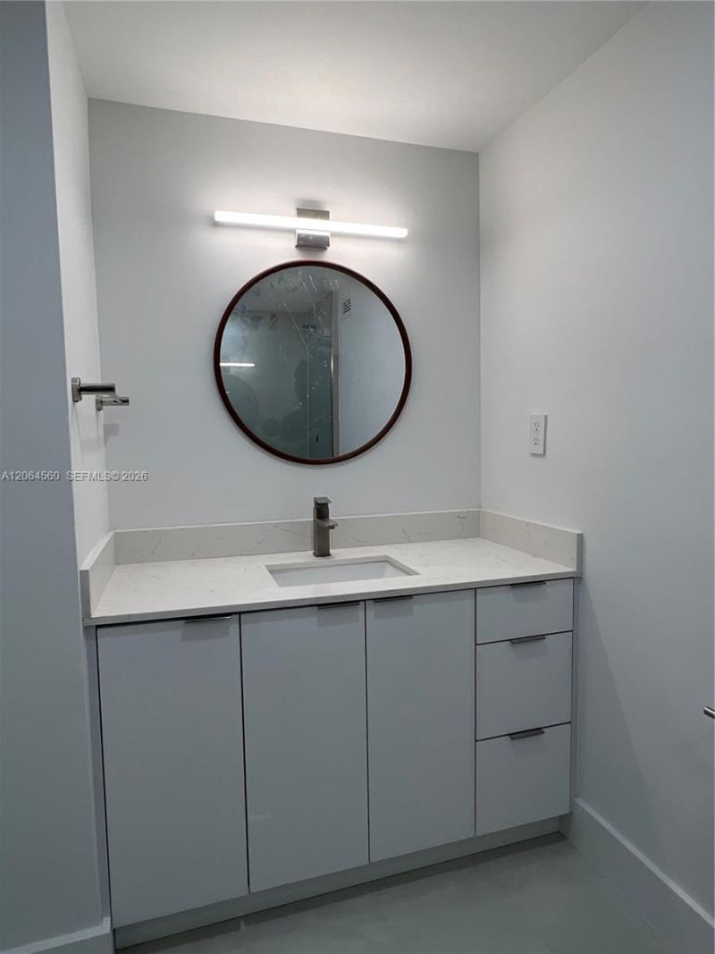 2899 Collins Ave, Unit 610, Miami Beach, FL 33140 Photo