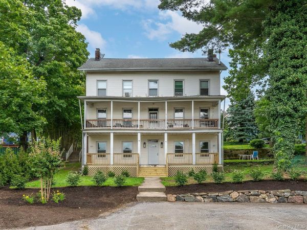 3 Rams Hill Road , Unit 1, Glenwood Landing, NY 11547