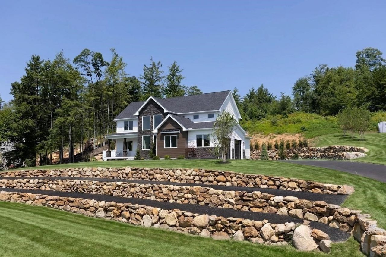 25 Indian Rock Road Bedford, NH 03110