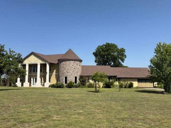 195 Whitworth Road, Whitewright, TX 75491