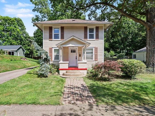 414 N Mulberry Street, Marshall, MI 49068