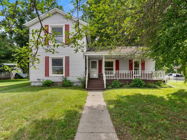 228 E Bacon Street, Hillsdale, MI 49242