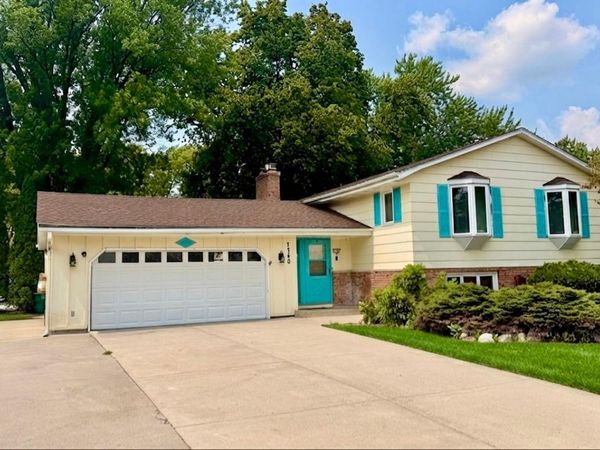 7740 47 1/2 Place N, New Hope, MN 55428