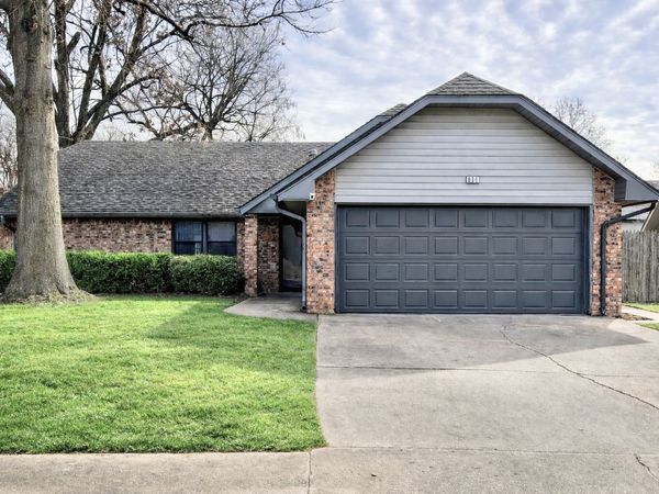 809 W Glendale Street , Broken Arrow, OK 74011