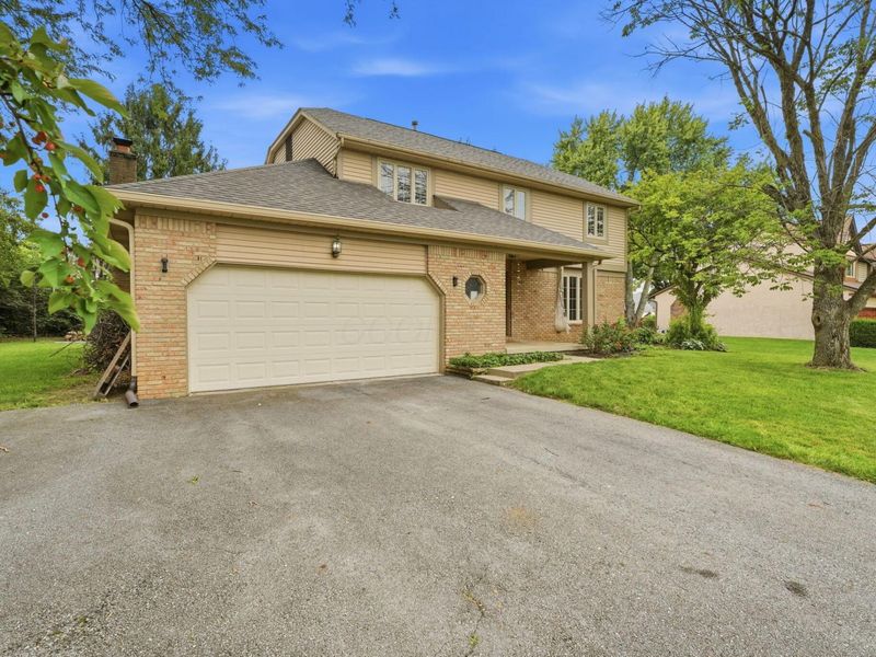 9955 Hounsdale Drive, Pickerington, OH 43147 Photo 2