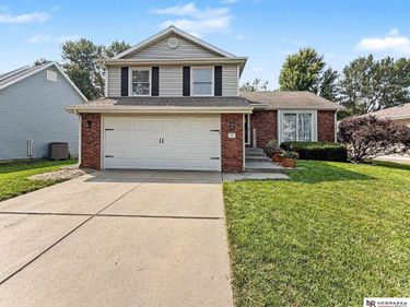 221 W Chadderton Drive, Lincoln, NE 68521
