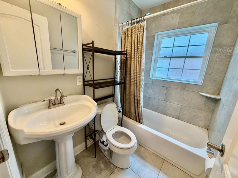 4624 Hunt Rd, Blue Ash, OH 45242 Photo 6