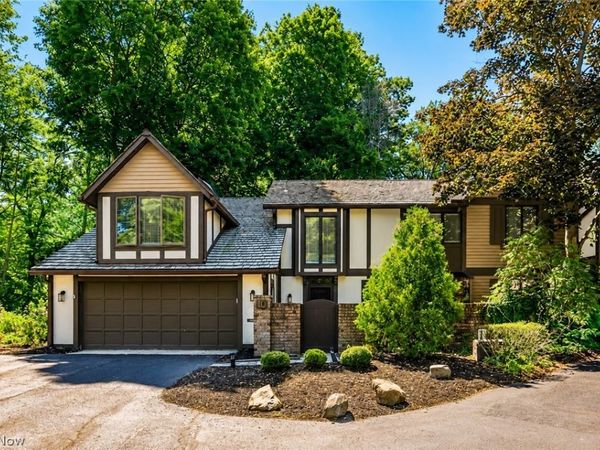 10 Hidden Valley Drive , Unit 10, Rocky River, OH 44116
