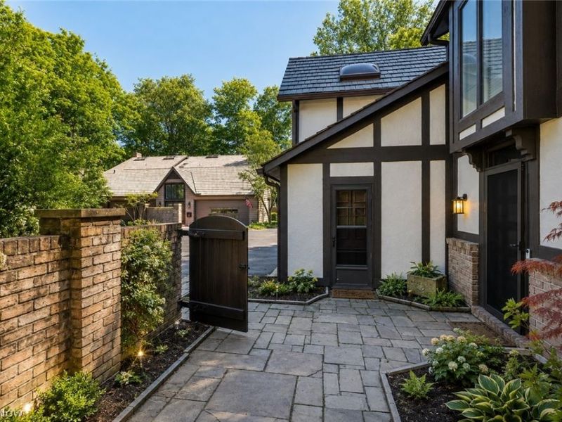 10 Hidden Valley Drive , Unit 10, Rocky River, OH 44116 Photo 3