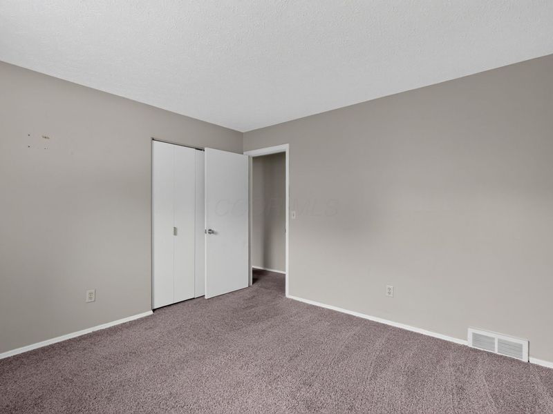621 E Schrock Road , Westerville, OH 43081 Photo 11