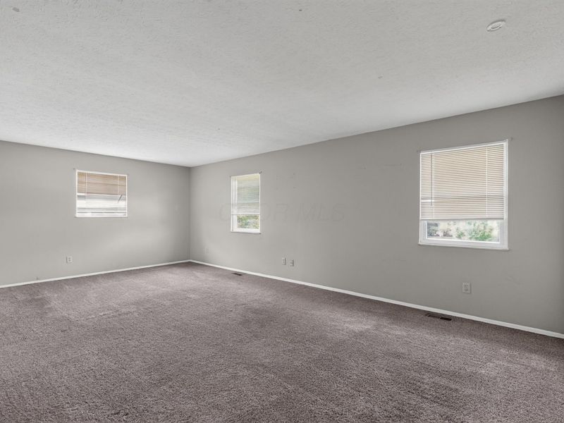 621 E Schrock Road , Westerville, OH 43081 Photo 18