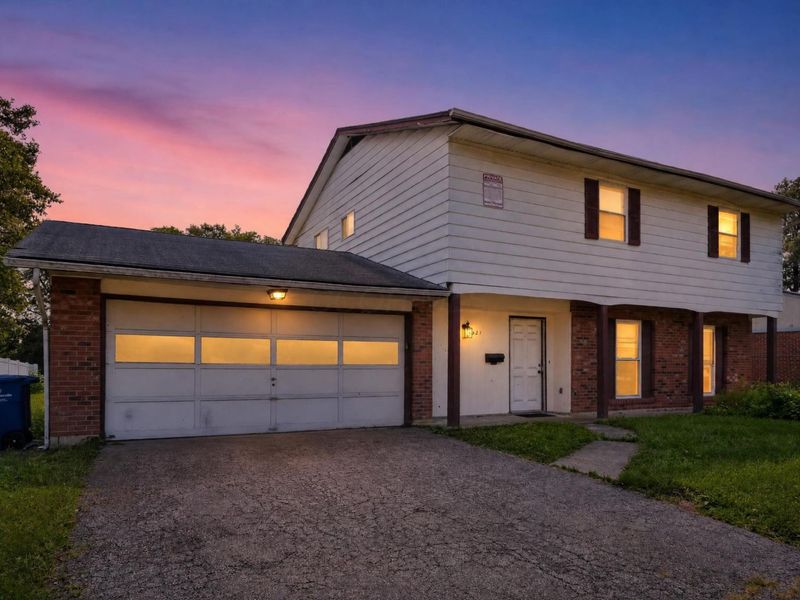 621 E Schrock Road , Westerville, OH 43081 Photo 2