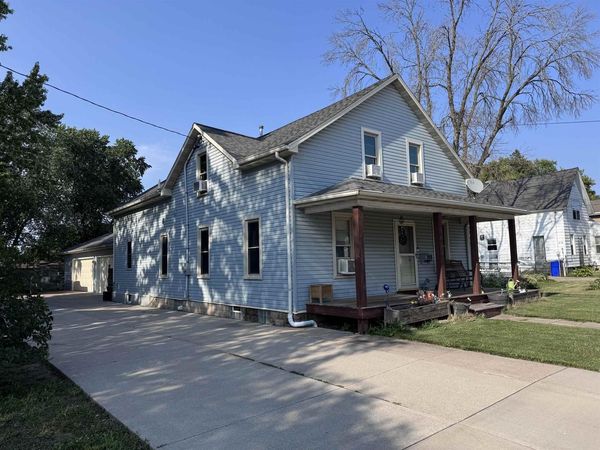 208 E CALUMET STREET, Appleton, WI 54915