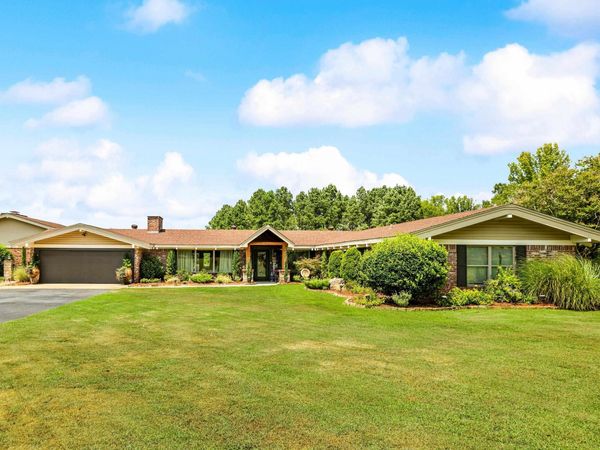 4402 Country Club Road, Malvern, AR 72104