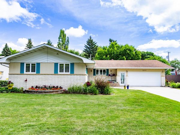 1217 Oak Street N, Fargo, ND 58102